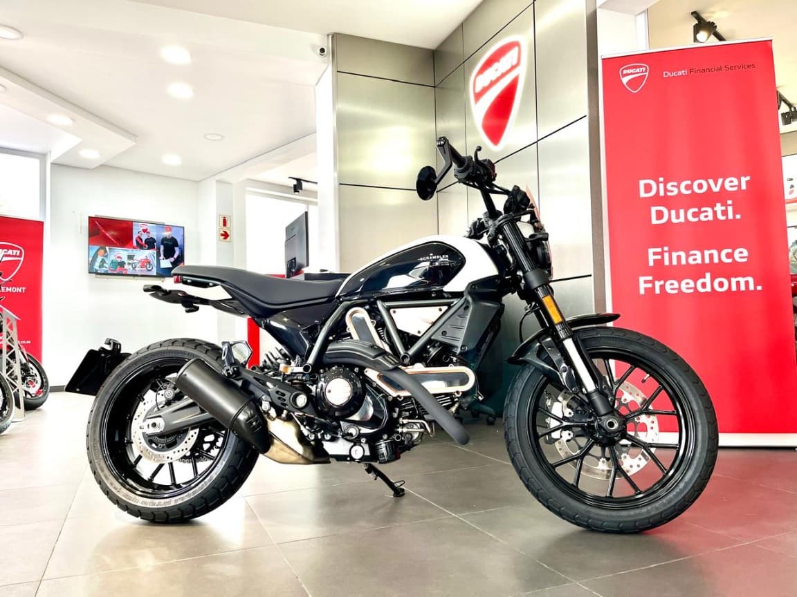 2026 DUCATI SCRAMBLER 800 RIZOMA