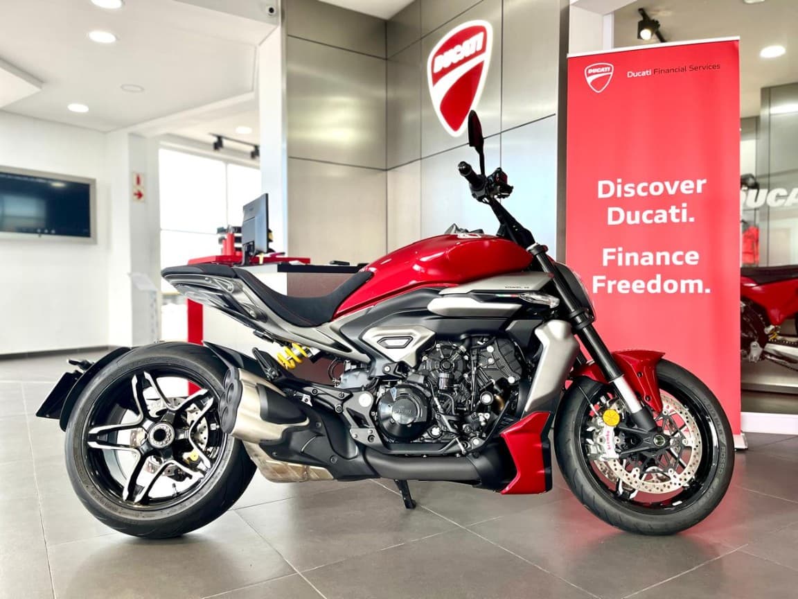 2026 DUCATI XDIAVEL V4